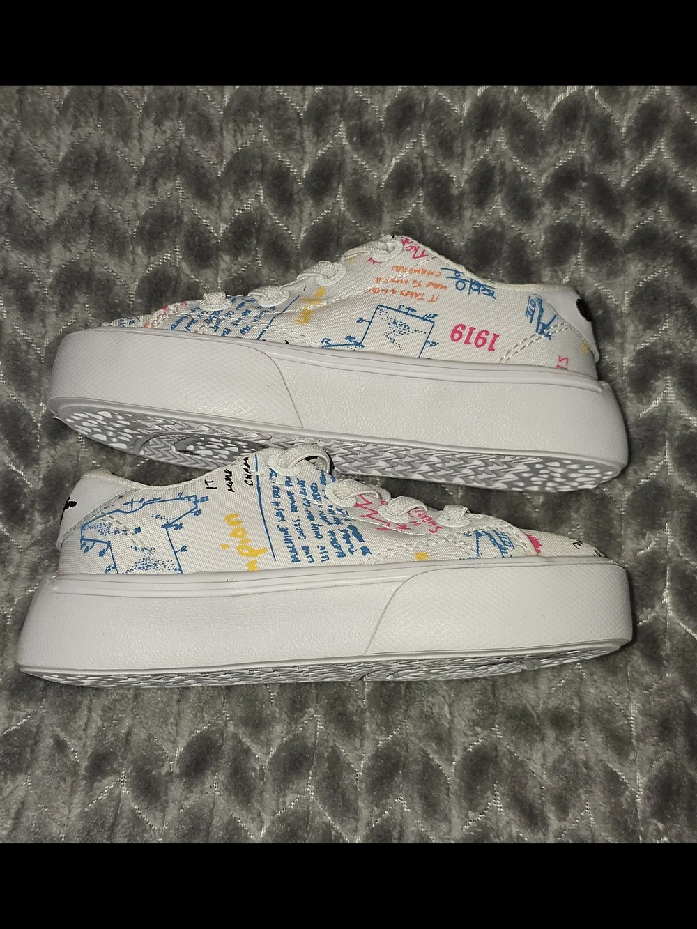 Champion Kids White Sneakers with Multicolor Graffiti